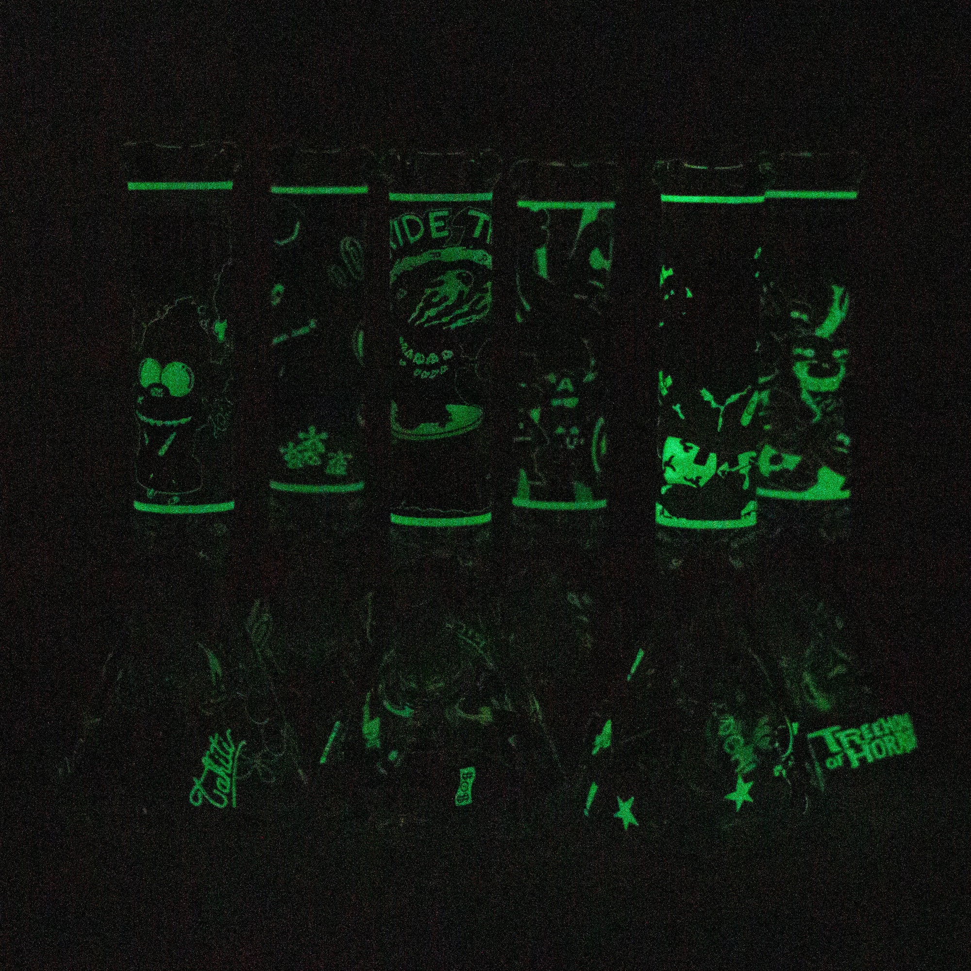 14" Cartoon Glow In The Dark Glass Bong 9mm_6