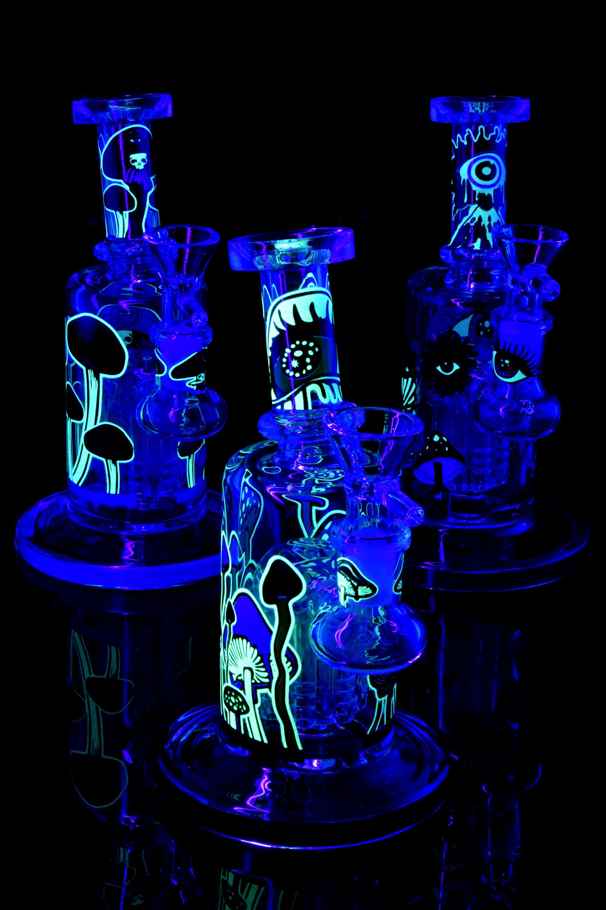 Glow-in-the-Dark Mushroom Bong “Shroom Eye”
