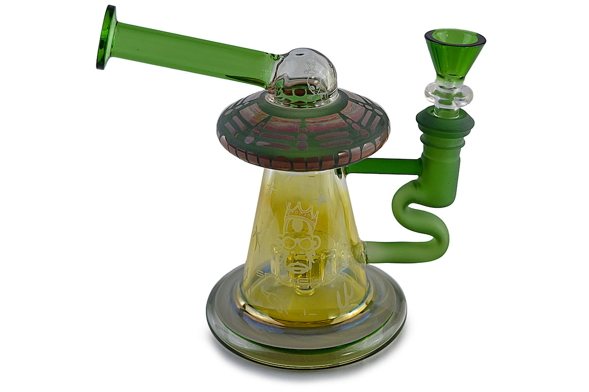 &#39;Space Invasion&#39; UFO Bong
