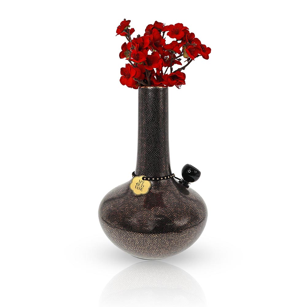 Side View of Burmëse Vintage Vase Bong