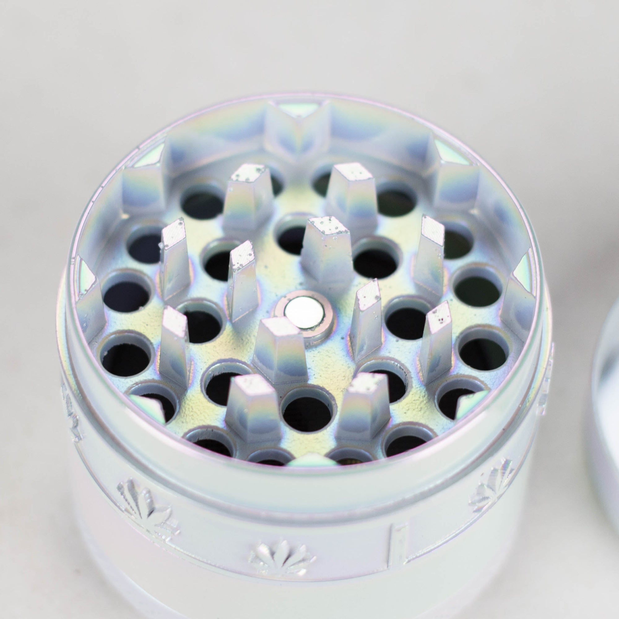4 Parts Zinc Grinder White Rainbow Top Golden Stamp Leaf Design_4