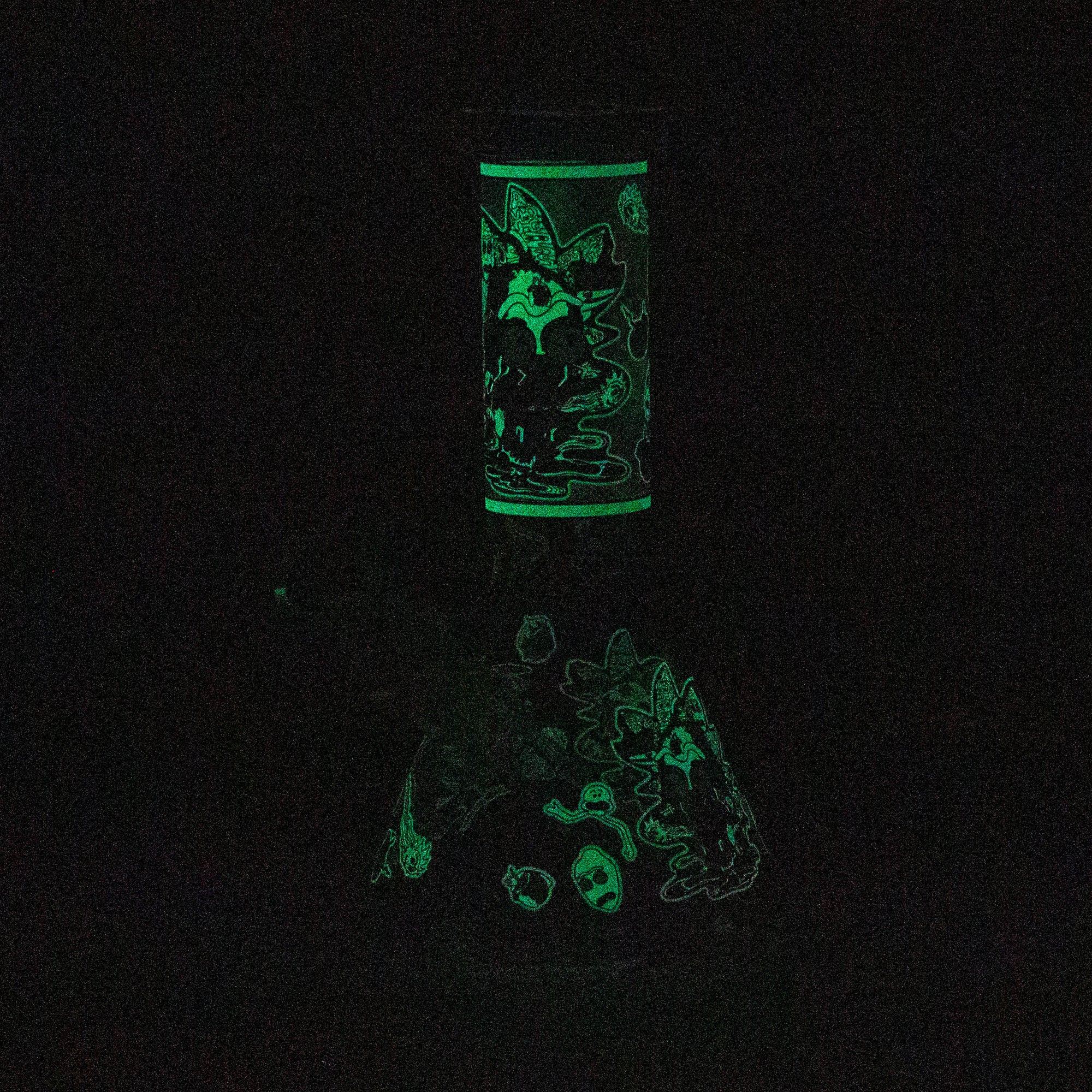 8" Glow In The Dark Glass Bong with RM Design_1